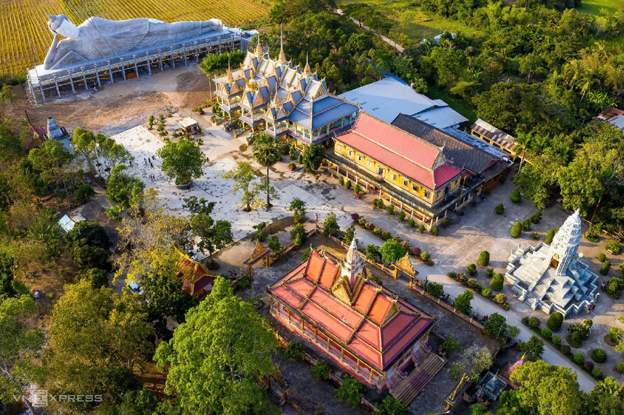 Som Rong pagoda