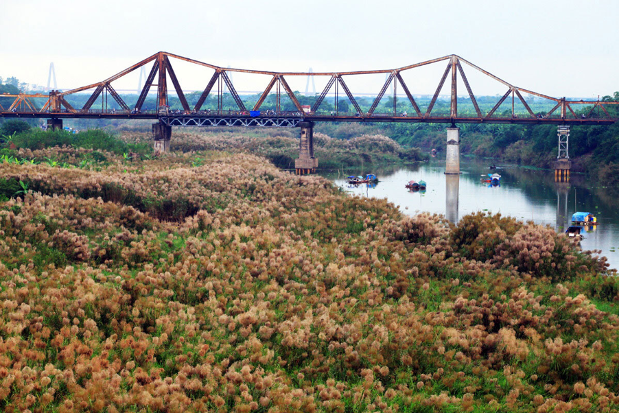 Long Bien bridge