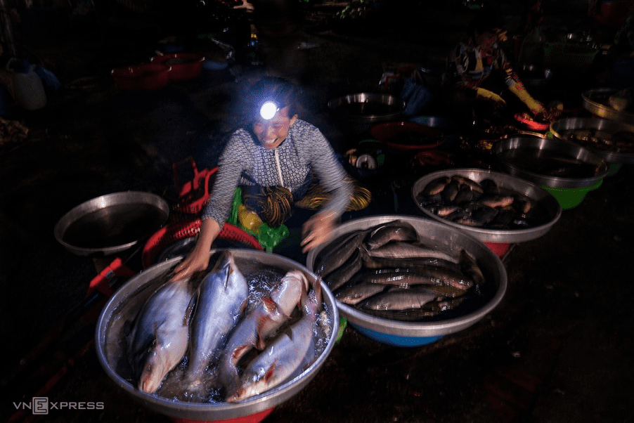 countryside market Vietnam