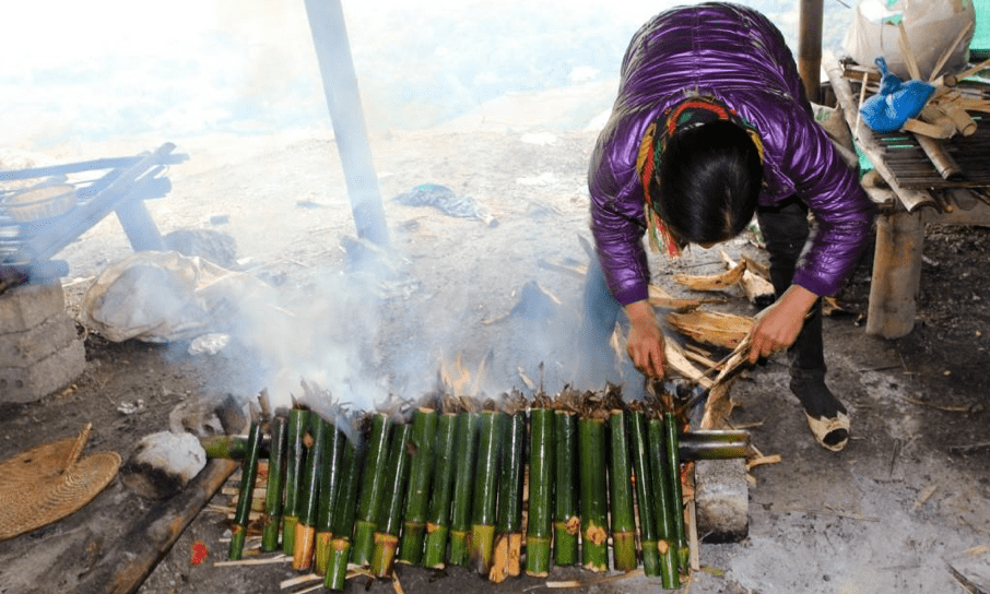 Bamboo cooked rice