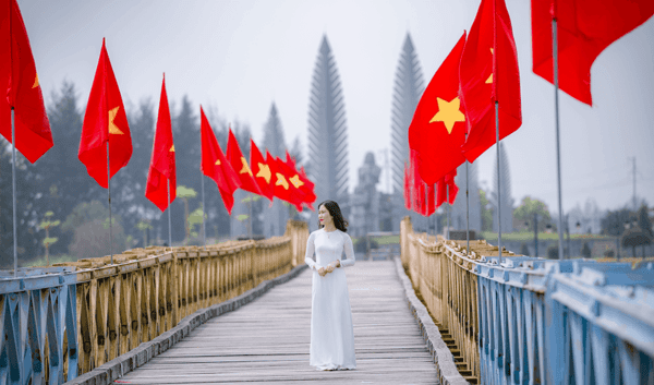 Hien Luong bridge