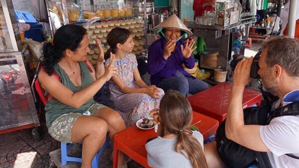 7 Tips to Communicate with the Locals in Vietnam