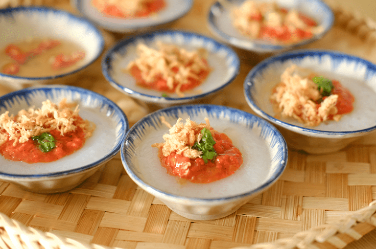 Bánh Bèo chén (Bloating Fern-shaped cake)