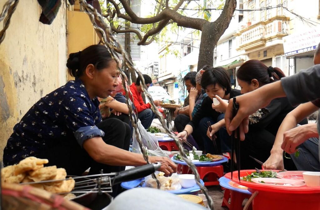 “Bun Dau” appears everywhere on the street, attracting many visitors.