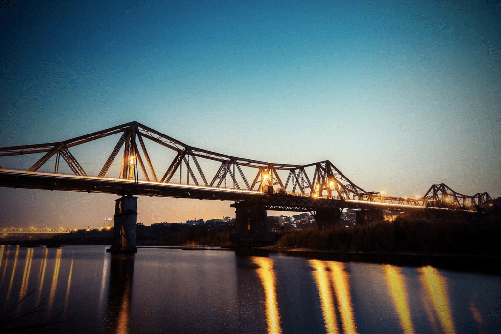 The first steel bridge across the Red River